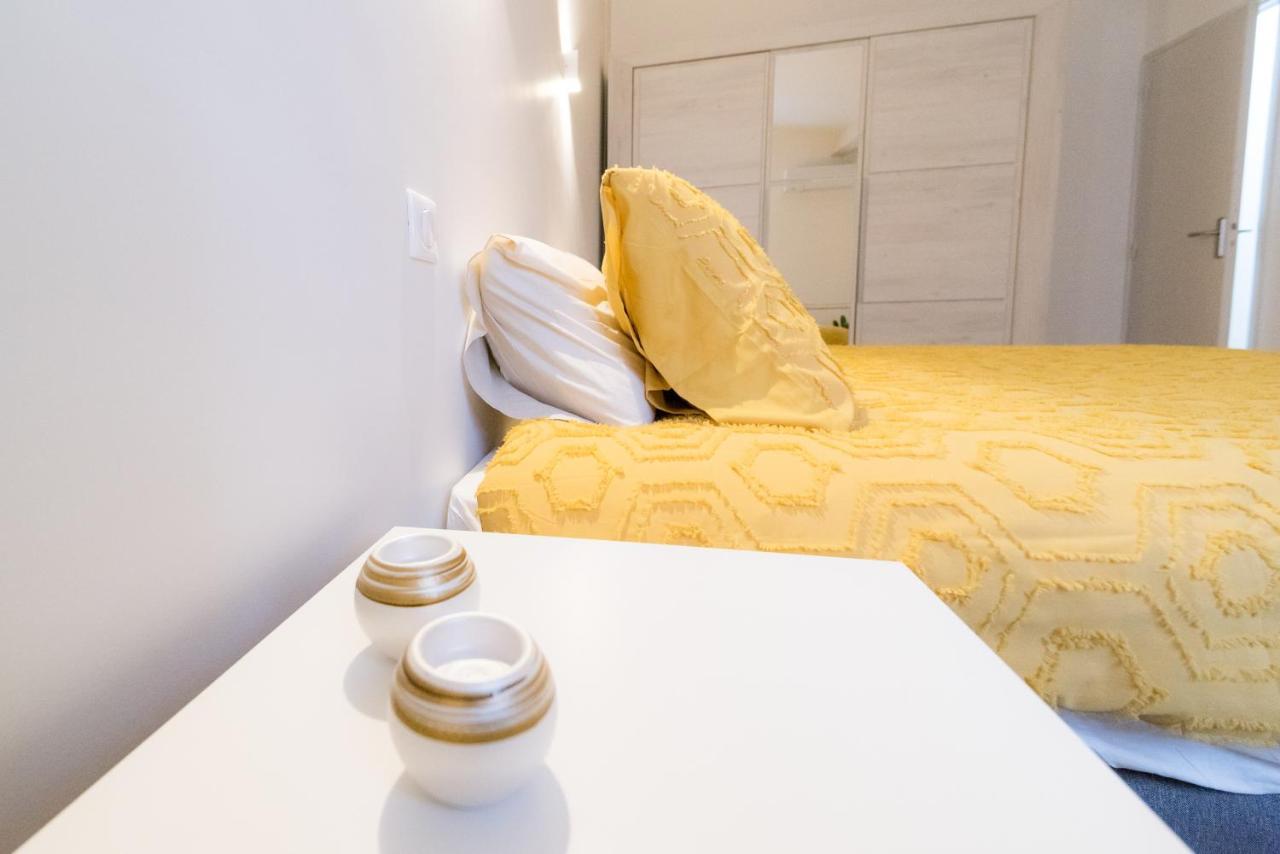 Appartamento Ravissant Triplex Et Duplex Au Centre De Pont St Esprit Esterno foto