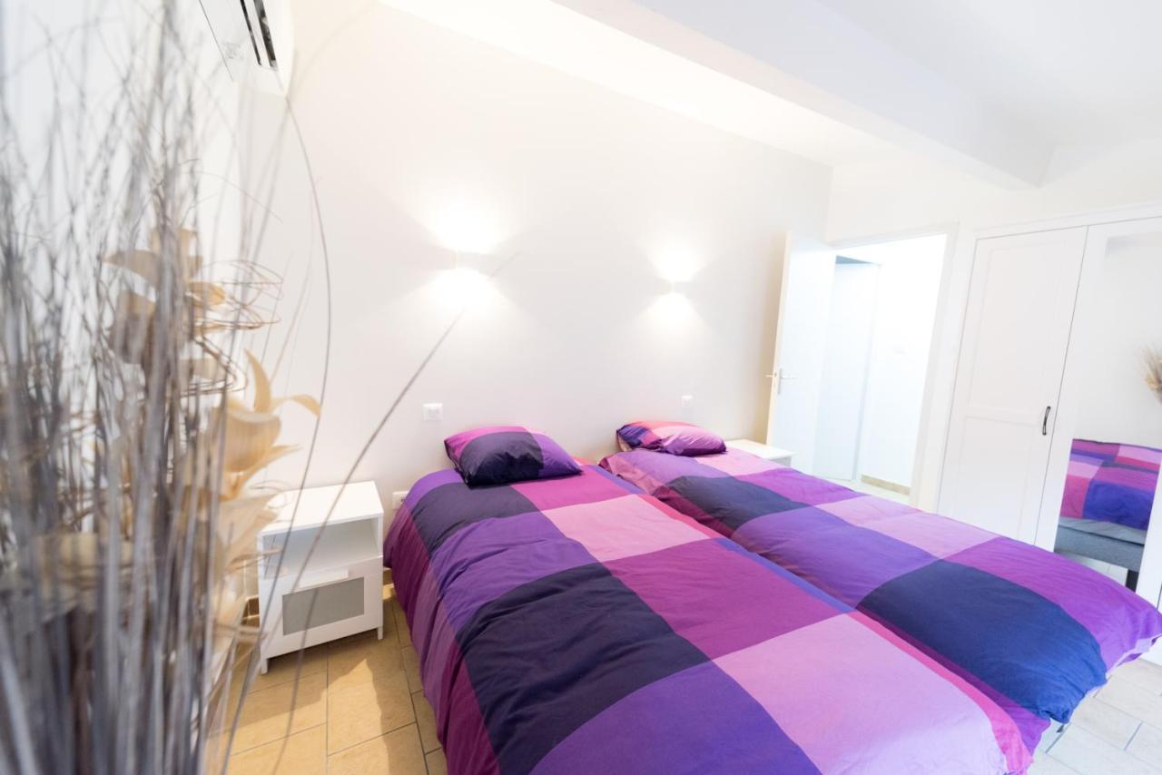 Appartamento Ravissant Triplex Et Duplex Au Centre De Pont St Esprit Esterno foto