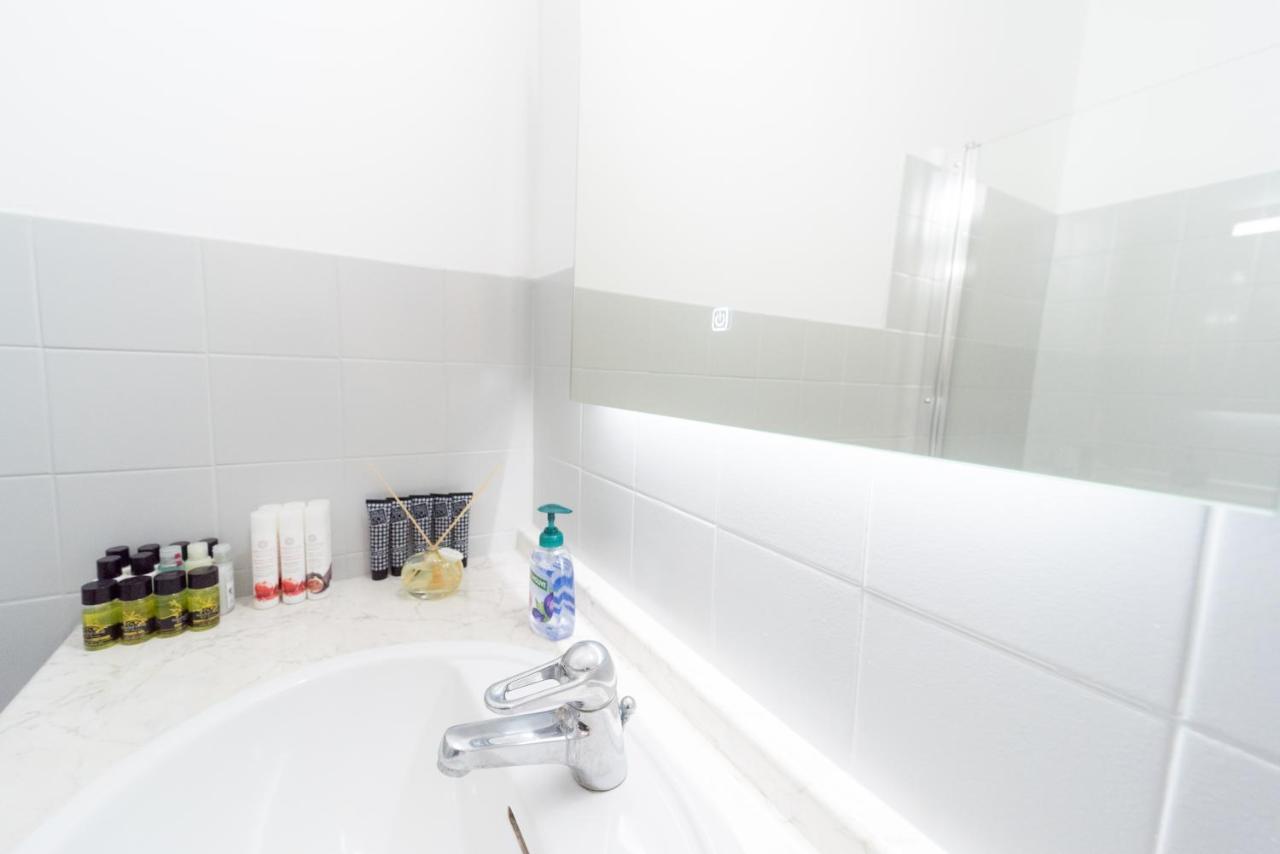 Appartamento Ravissant Triplex Et Duplex Au Centre De Pont St Esprit Esterno foto