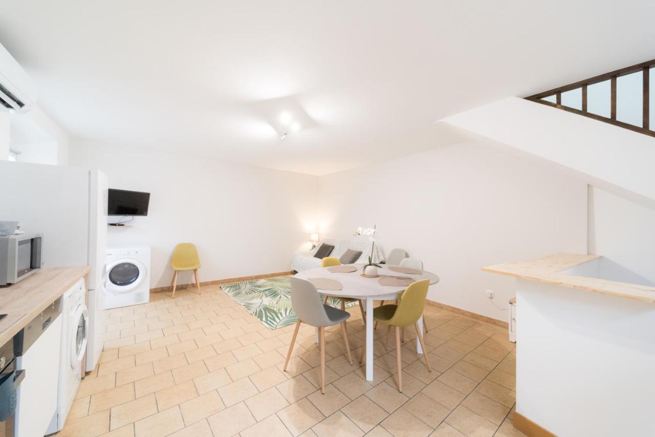 Appartamento Ravissant Triplex Et Duplex Au Centre De Pont St Esprit Esterno foto